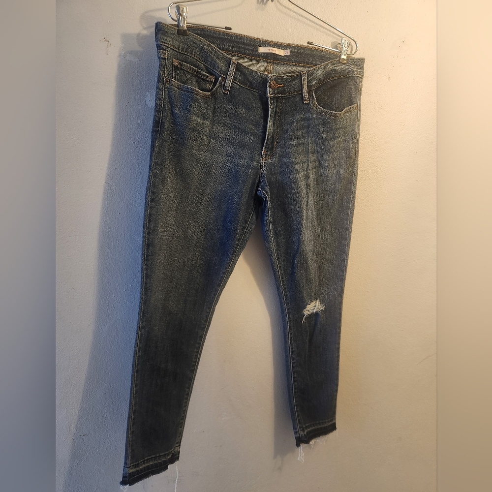711 Levi's skinny jeans size 32